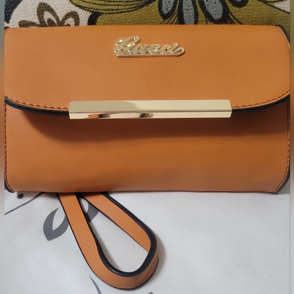 Womans Handbag/Clutch/Wristlet